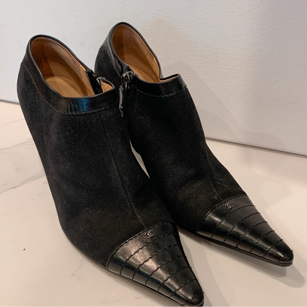 Chanel Black Leather And Suede CC Pointed Toe Ankle Boots Booties EU37 US6.5